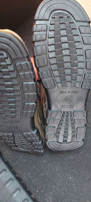 непромокаеми обувки за риболов