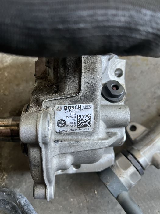Помпа/дюзи/рейл бмв х1 ф48 1.8д 150 ( pompa/diuzi/reil bmw x1 f48 1.8d