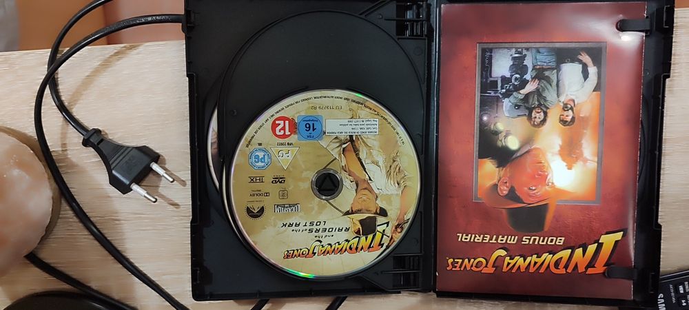 Филми на DVD и BLU RAY култови заглавия