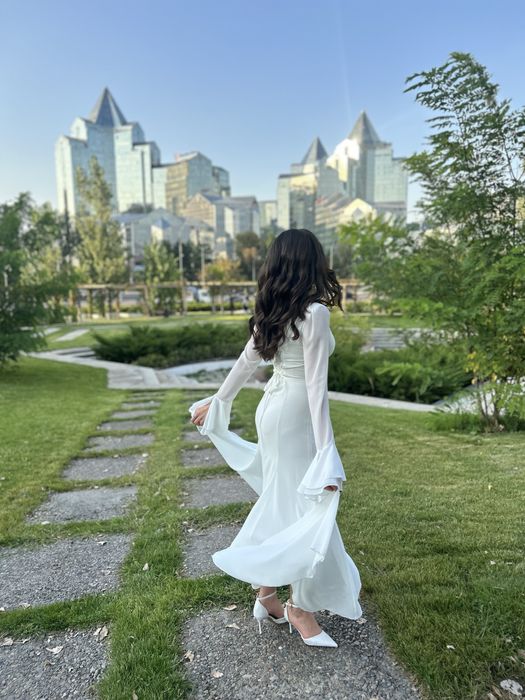 Белое шифоновое платье