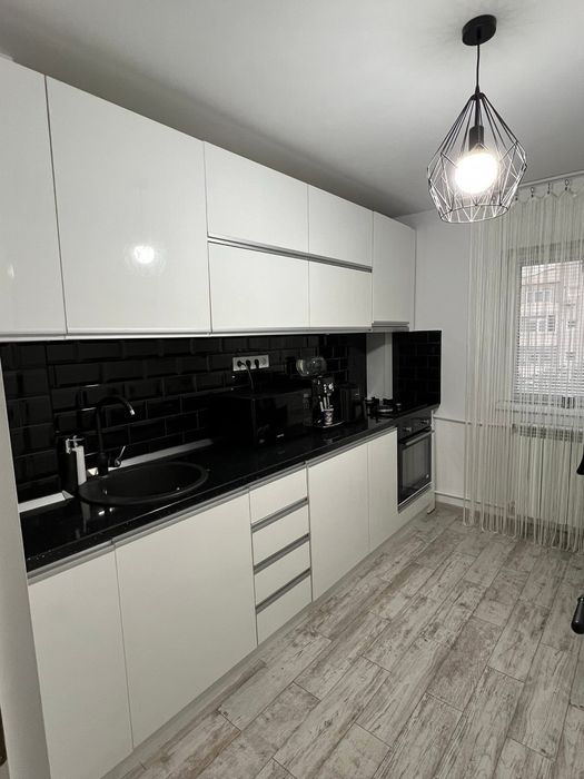 Vand apart 3 camere  in Dr.Tr.Sev.