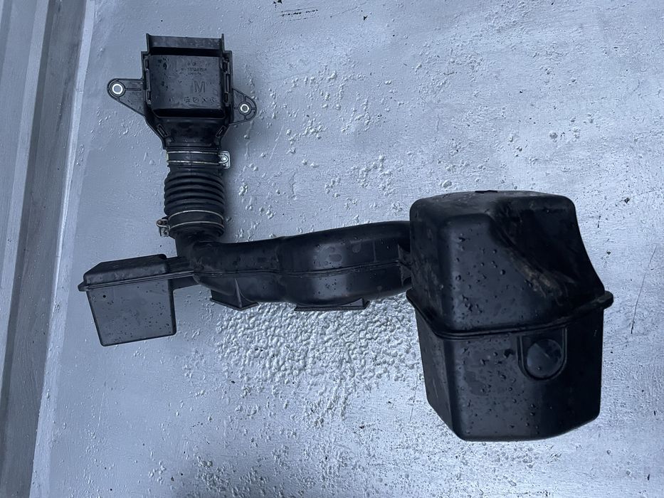 Кутия въздушен филтър  Тойота 1.8 хибрид (intake C-HR)