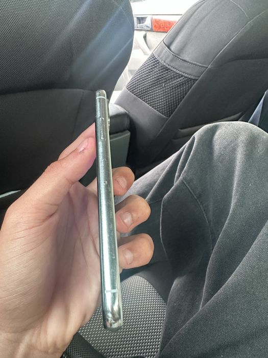 Iphone x 100/64.