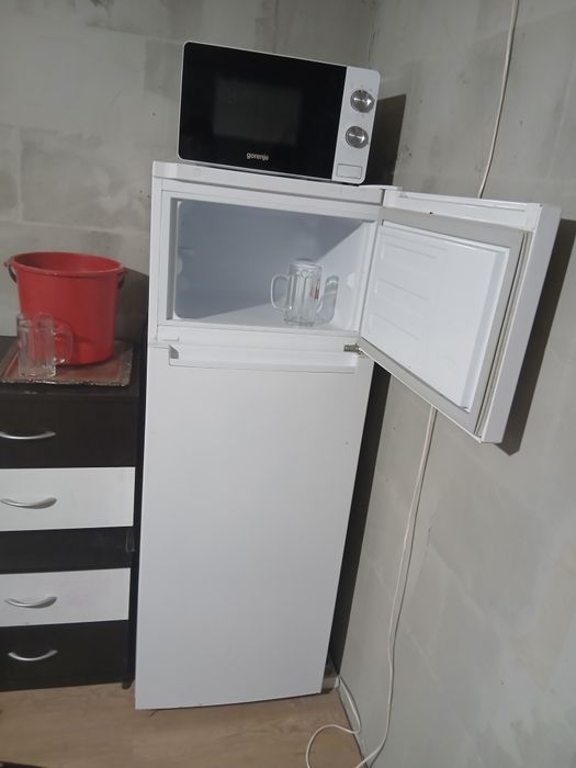 Frigider si microunda