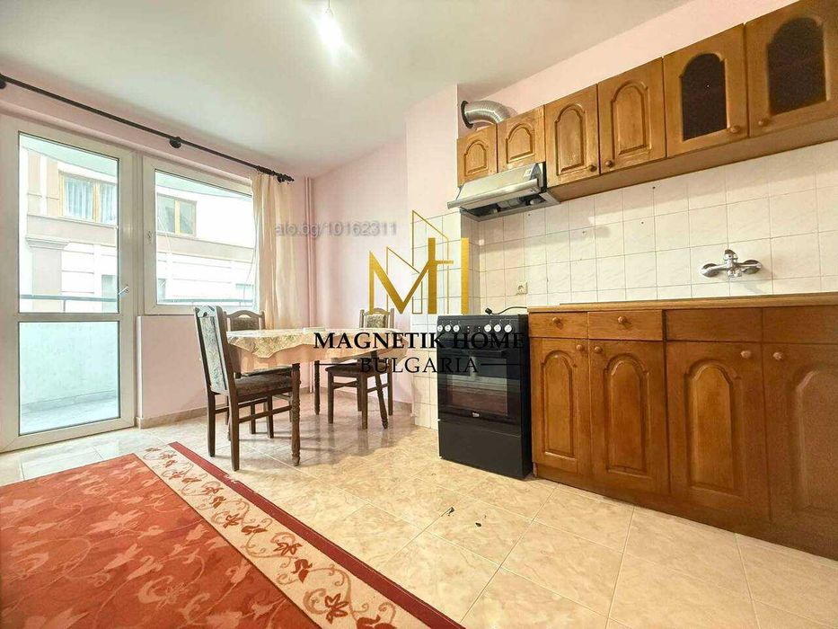 Дава се под наем Тристаен апартамент в Бургас, Лазур - 96 кв.м за 280.5 € - Снимка #1