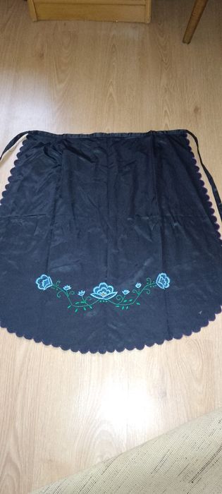 Сатенени Автентични Престилки