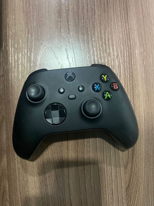 Xbox Series X с джостиком