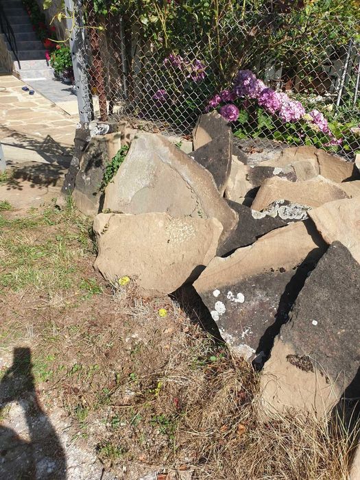 Каменни плочи от покрив