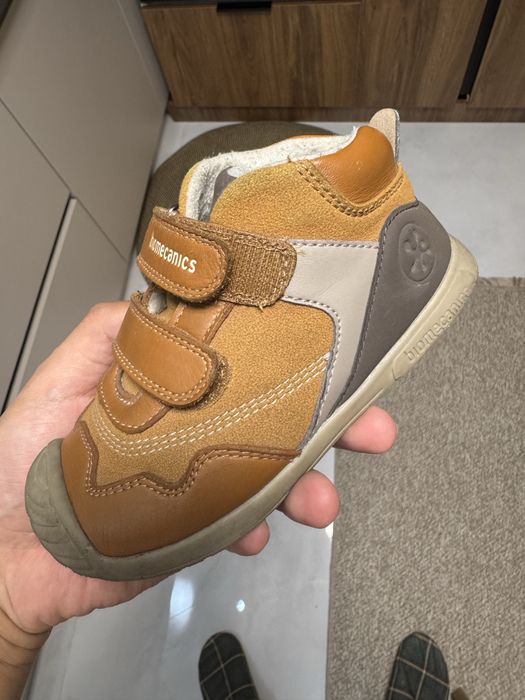 Продам детский ботинок