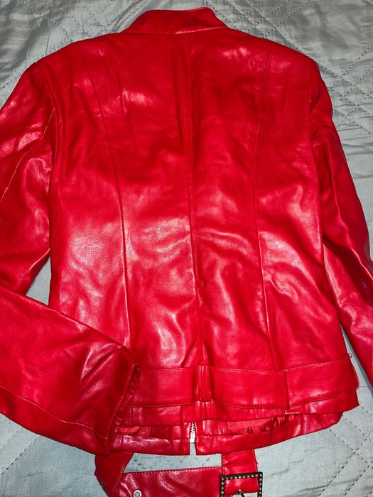 Кожено червено яке