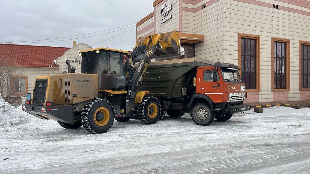 Погрузчик услуга Погрузчика вывоз чистка снега и мусора