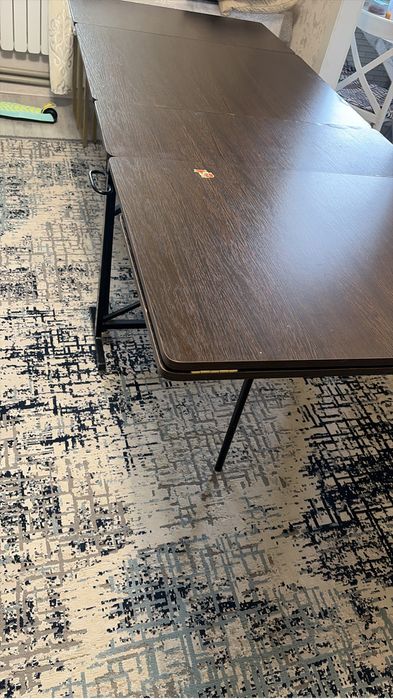 Продаю гостинный Стол раскладной