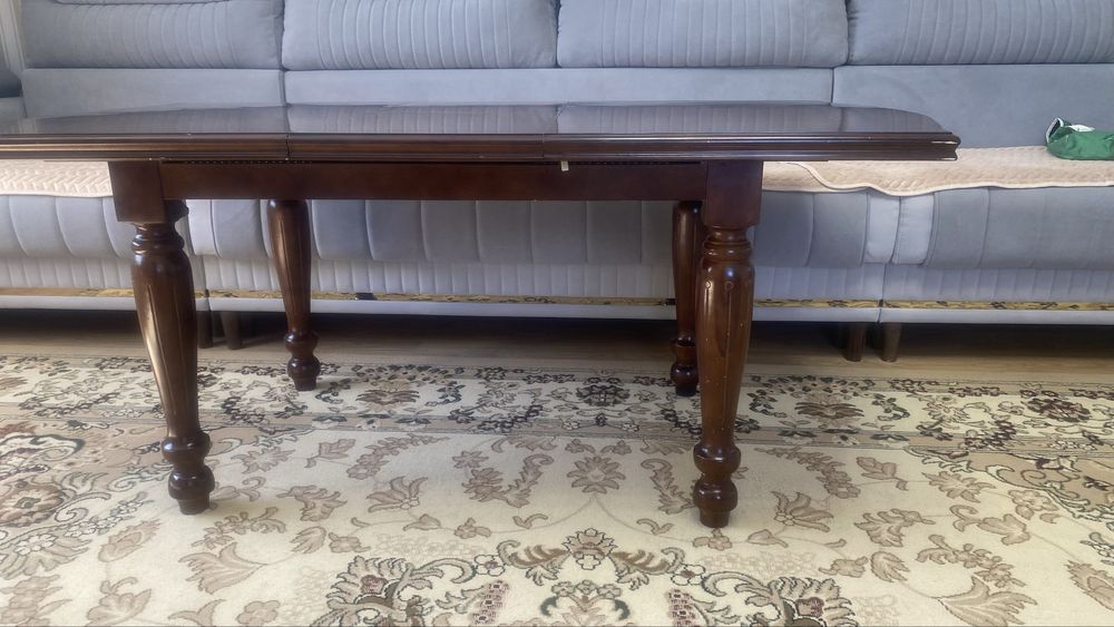 Продам стол  отличном состояний