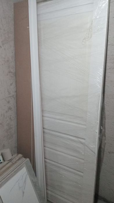 Межкомнтаные двери продам новый