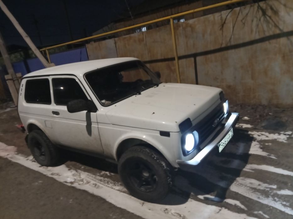 Продам ниву 4/4 полным приводом
