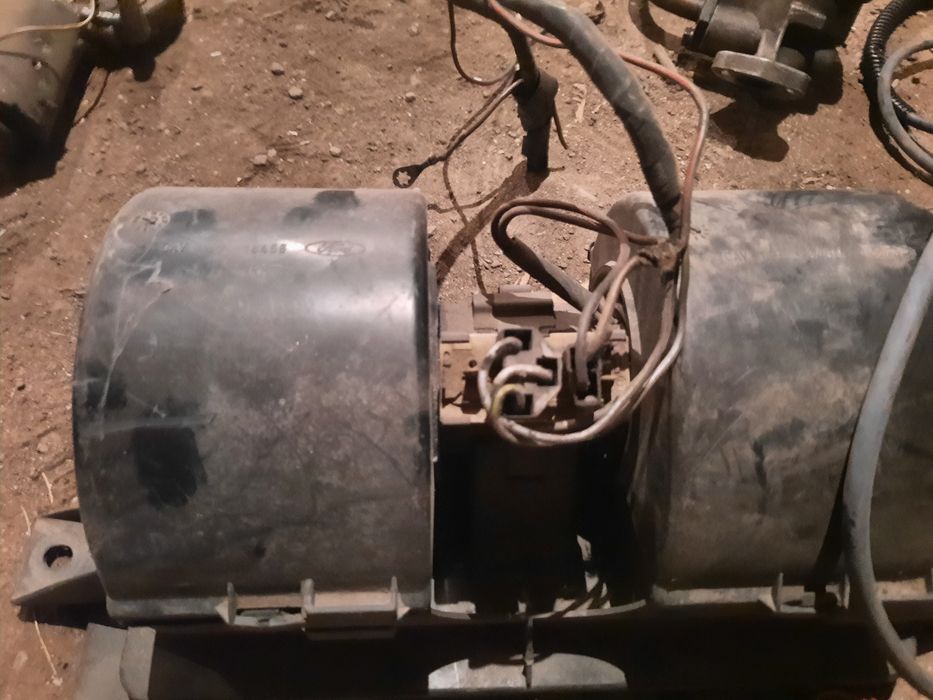 Продам запчасти на форд