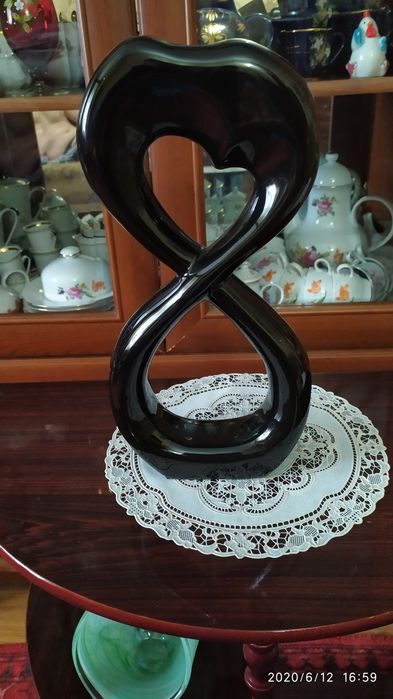 Подсвечники из оникса.