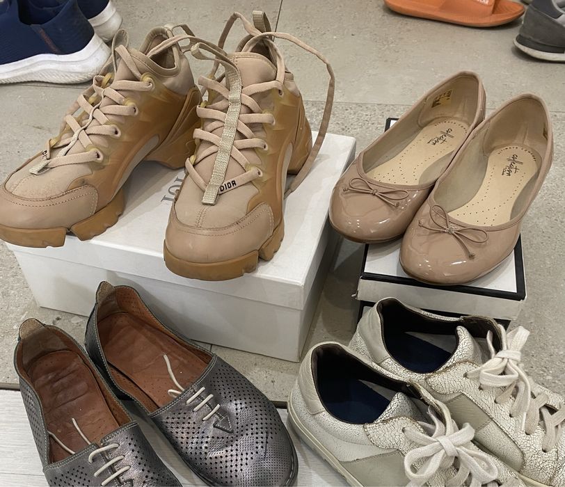 2 обуви дешево отдаю