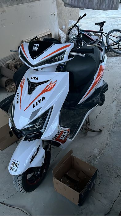 Мапед Лия м8 про