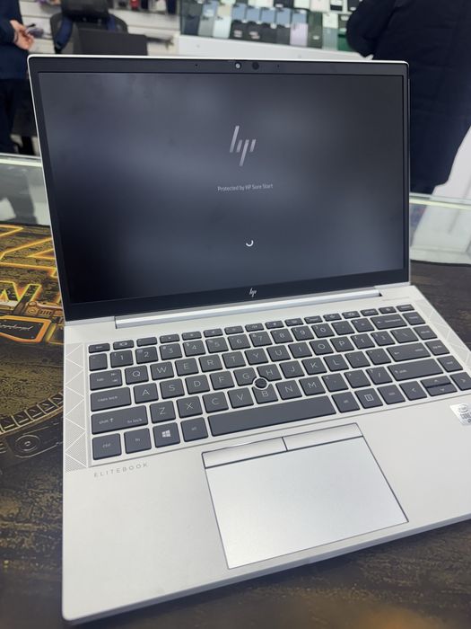 Hp Elitebook i5-10310u 8/256 14.0 FHD Ips