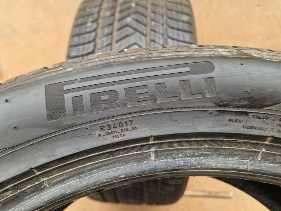 2 Pirelli R22 325/35
Зимни гуми 
DOT3419