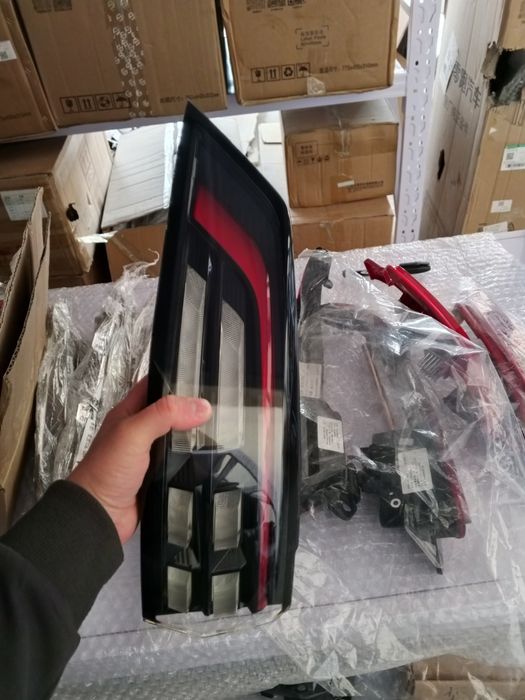 Orqa krilo o'ng fara va Chap Fara Dongfeng EP 008. Дунгфенг ЭП 008