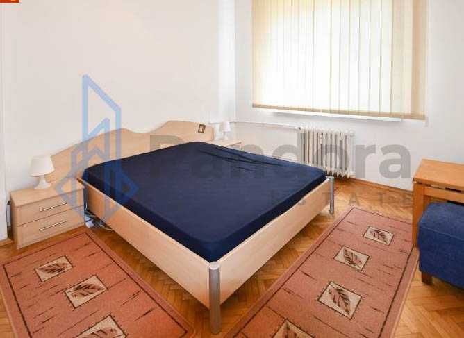 Двустаен апартамент под наем в Центъра