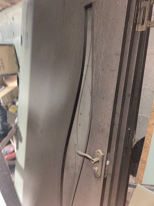 почти новый дверь