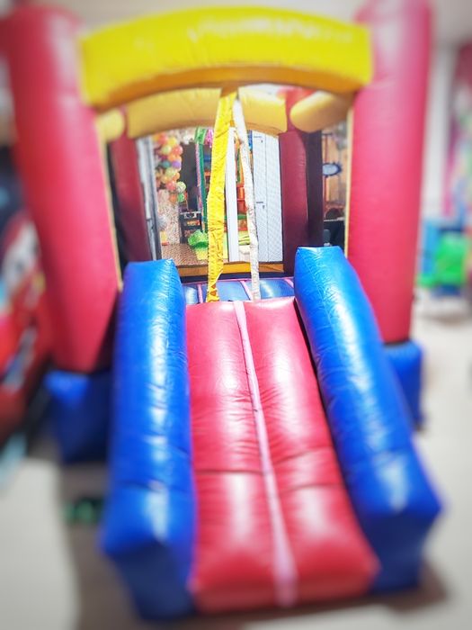 Închirieri tobogane gonflabile