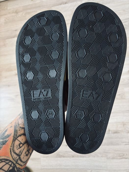 Чехли Emporio Armani EA7