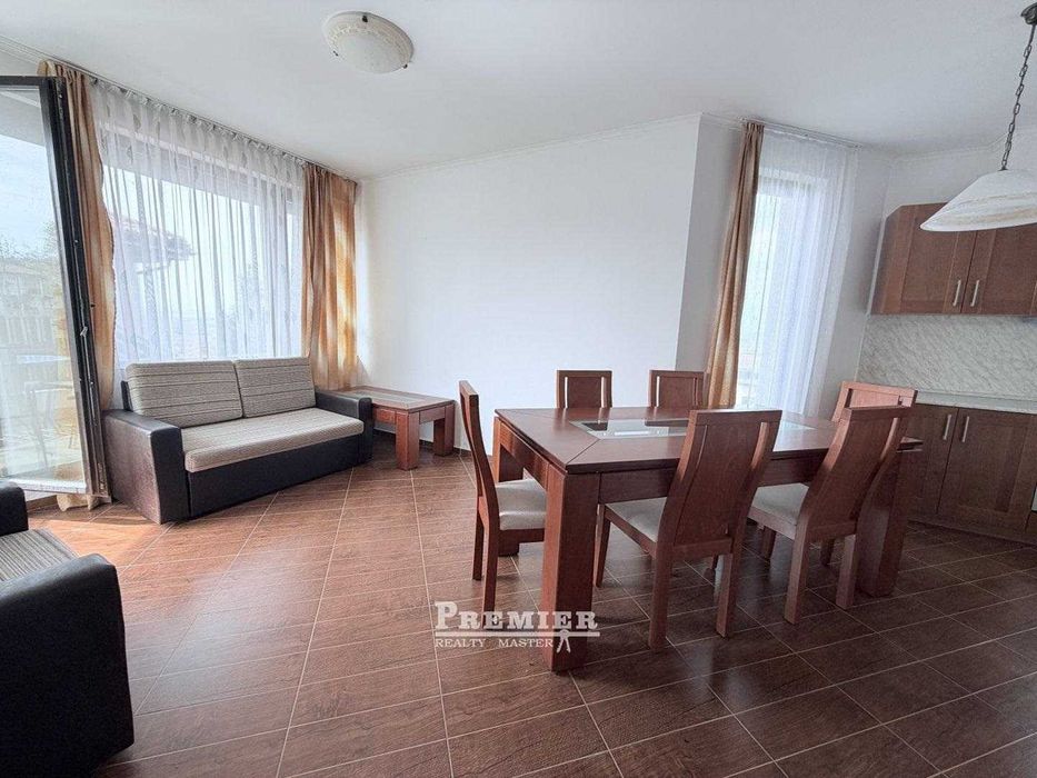 Просторен тристаен апартамент