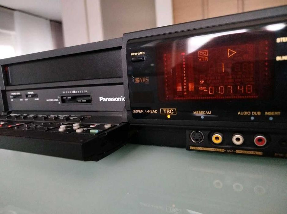 Videorecorder profesiona S VHS Panasonic nv-fs200 fara telecomanda
