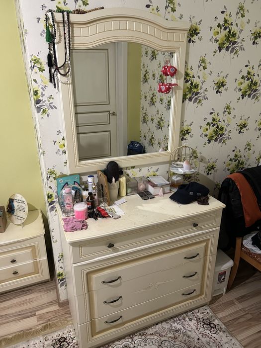 Спальный гарнитур