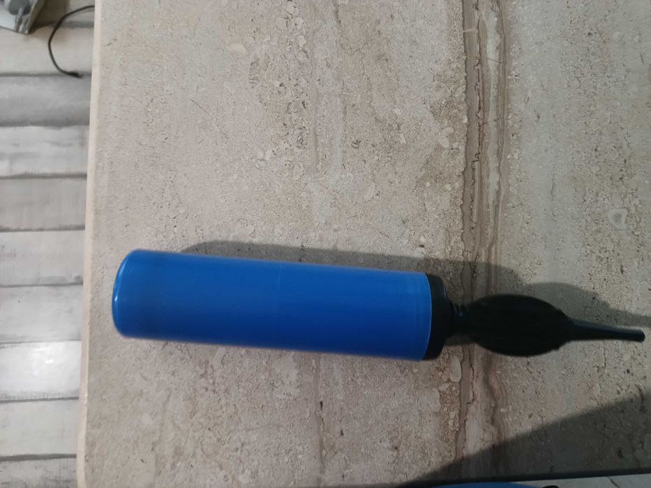 Продавам помпичка за надуване на балони