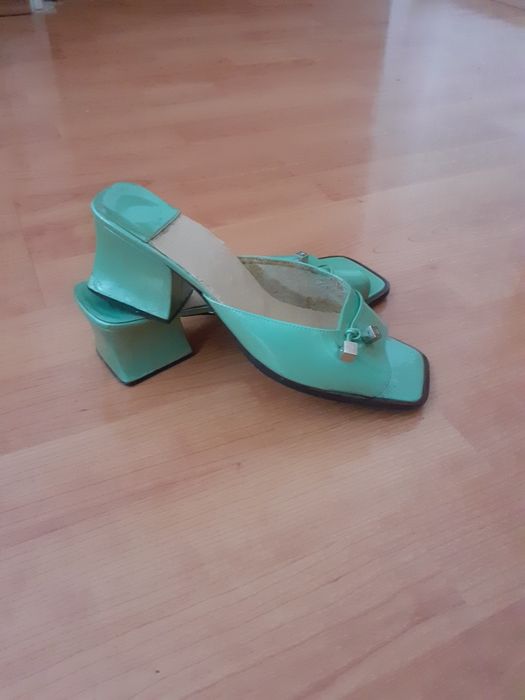 Papuci eleganți-Louis Vuitton (Paris)