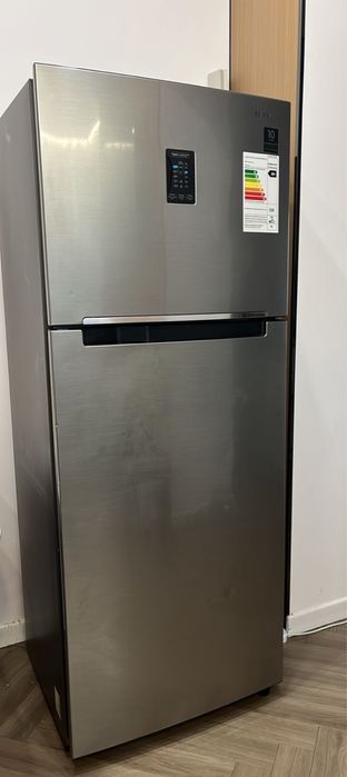 Продам холодильник SAMSUNG RT38K5535S8 в отличном состоянии