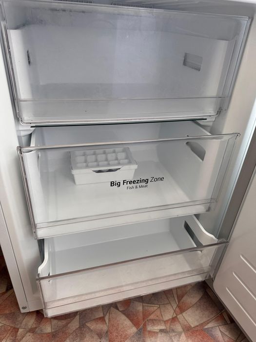 Продам холодильник LG