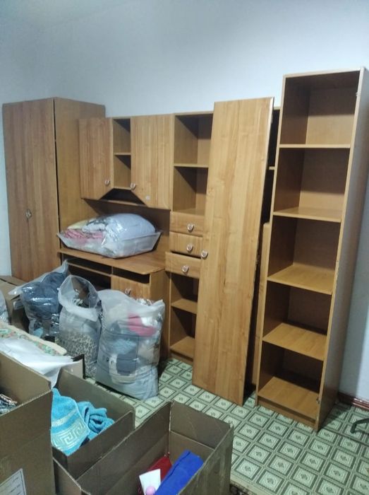 Продам стенку горку шифонер