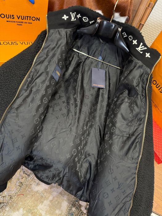 Geaca Louis Vuitton cu blana Premium