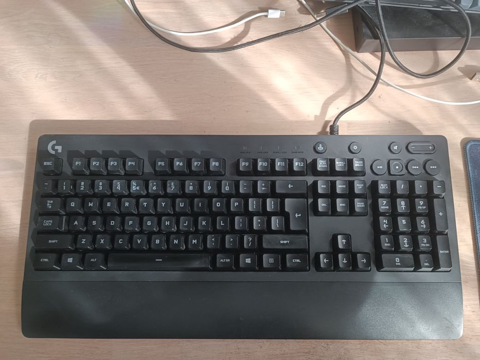 Клавиатура logitech g213
