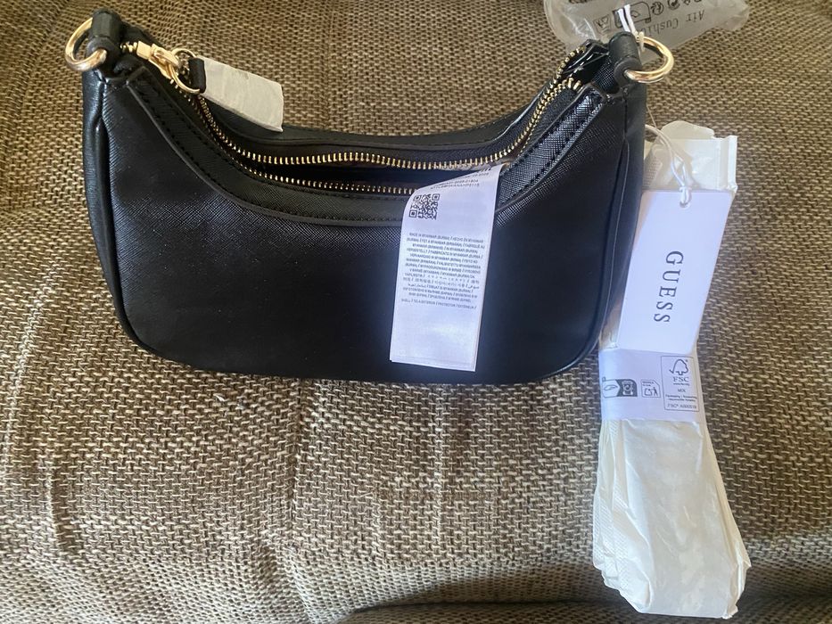 нова оригинална чанта Guess
