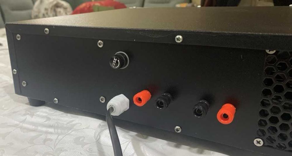 Продается усилитель стерео класс А-B 600 WATT