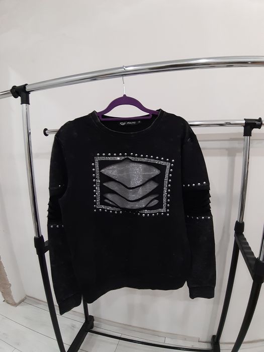 Продам разные кофты ,блузки ,накидки  все по 2500