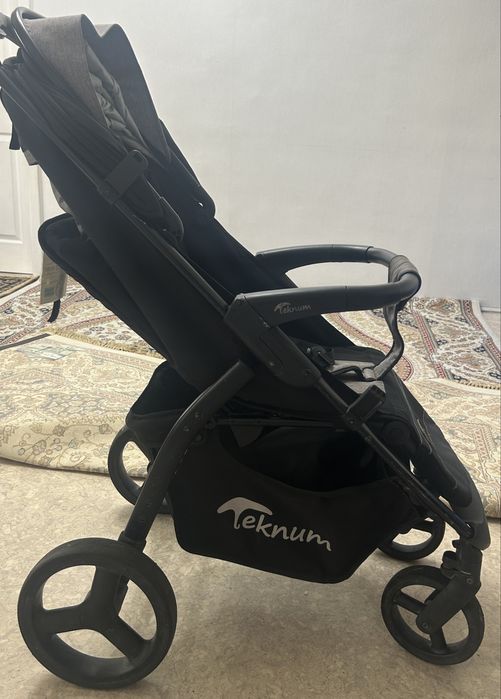 Продам прогулочную коляску Teknum