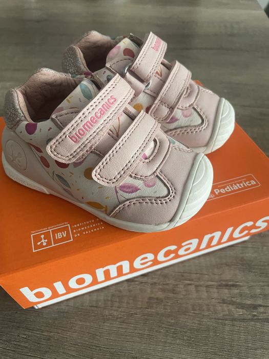 Обувки Biomecanics за момиче