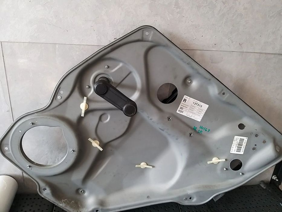 Macara manuala dreapta spate mercedes a class w169 a1697300279