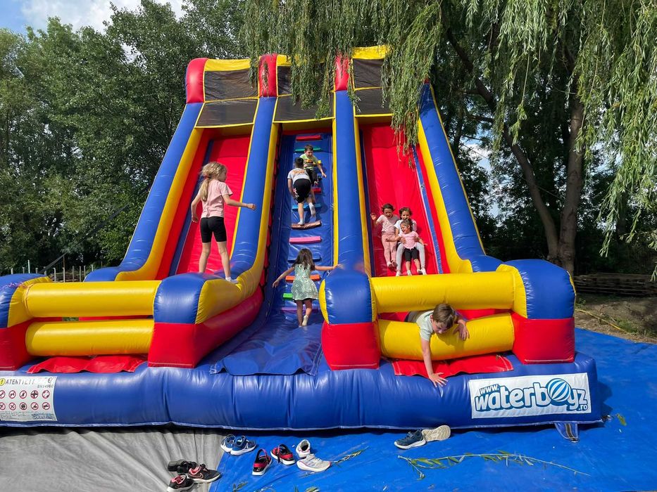 Tobogan topogan gonflabil