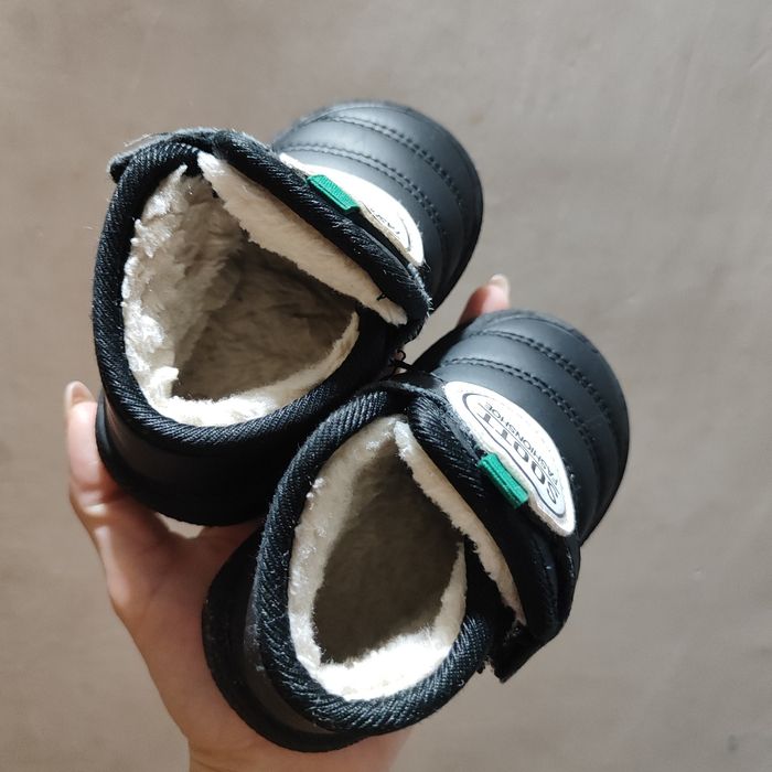 Продам детские ботиночки