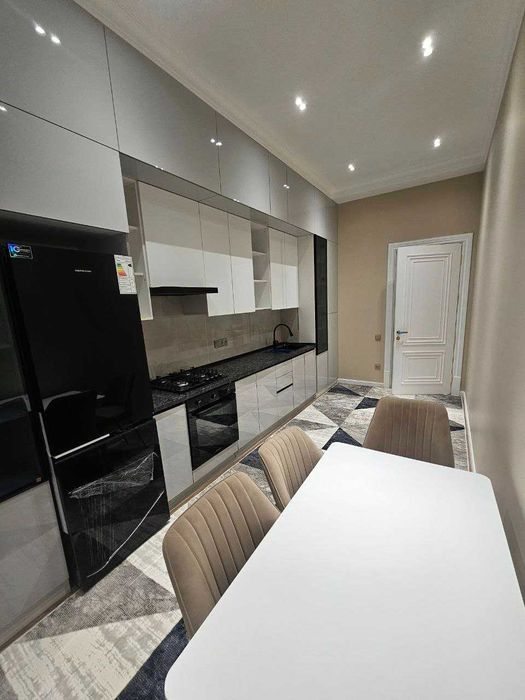 shota rustavelli 2x kom s remontom podklyuch uspeyte Royal house 52m2;