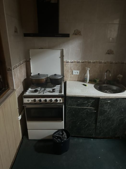 Sebzor arenda 400$Uzoq muddatga lokatsiya zor